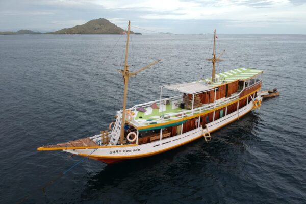 Sailing Lombok to Labuan Bajo Adventure with Sailing Labuan Bajo
